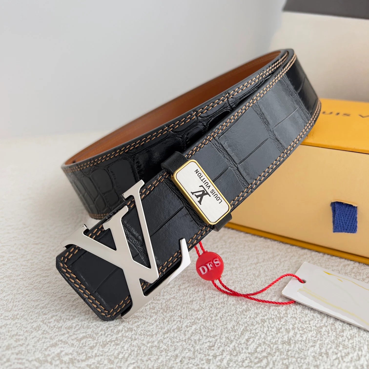 Lv Luxury Genuine Leather Men’s Belt 1025010732
