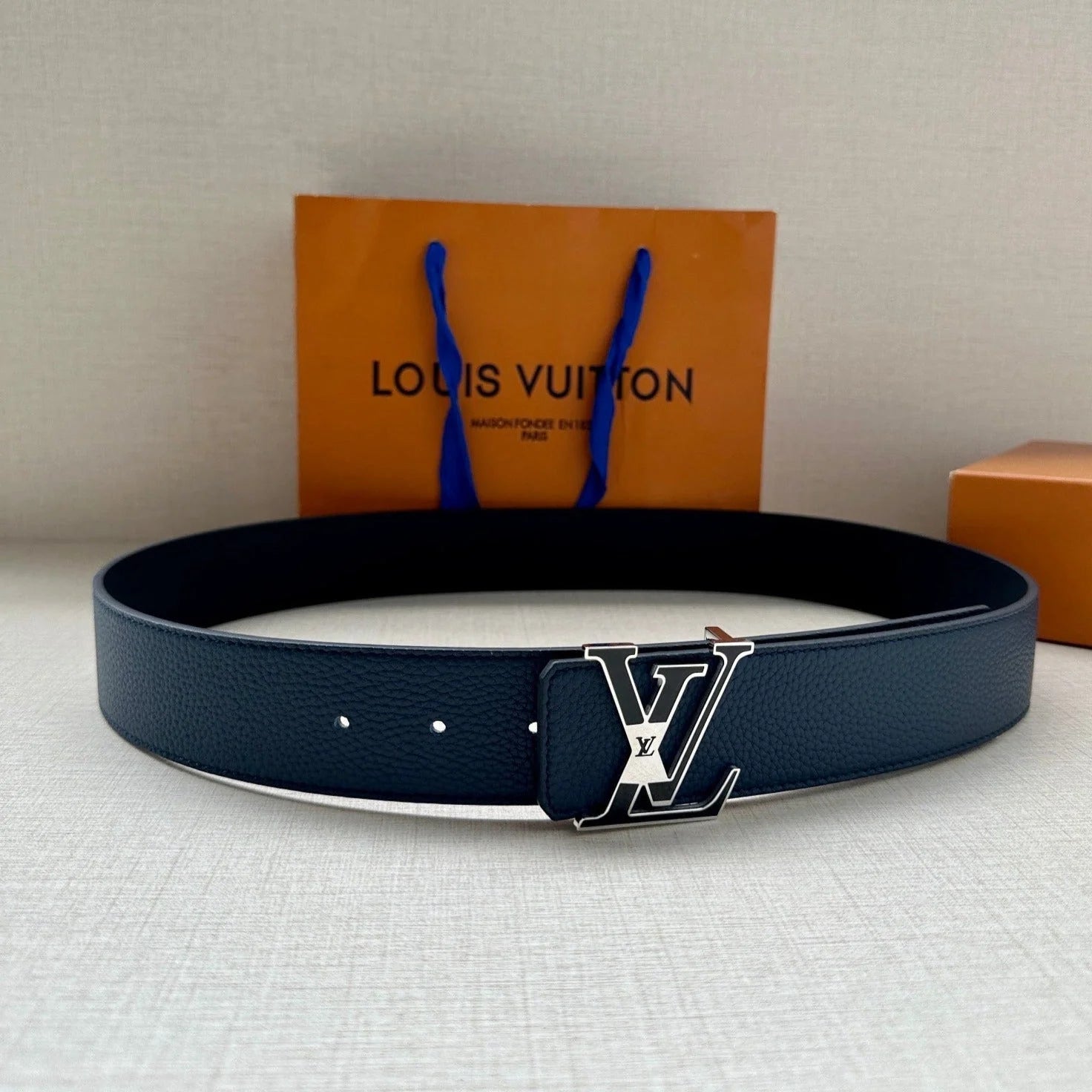 LV Luxury Genuine Leather Men’s Belt 1025010814