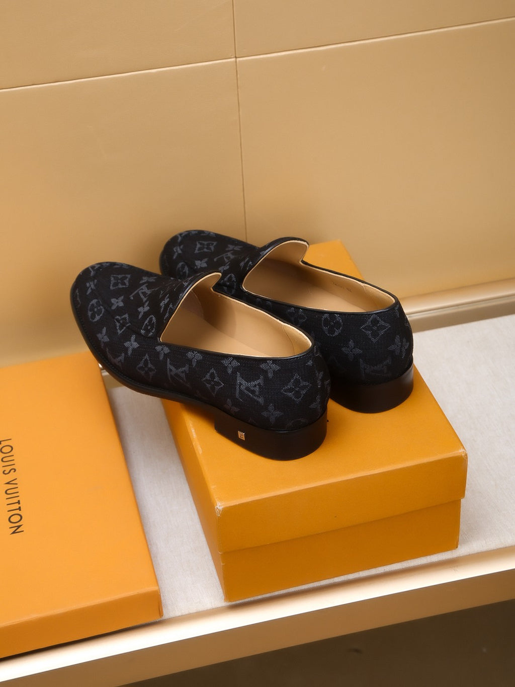 V Luxury Men's Classic Slip On Shoes 0425032502