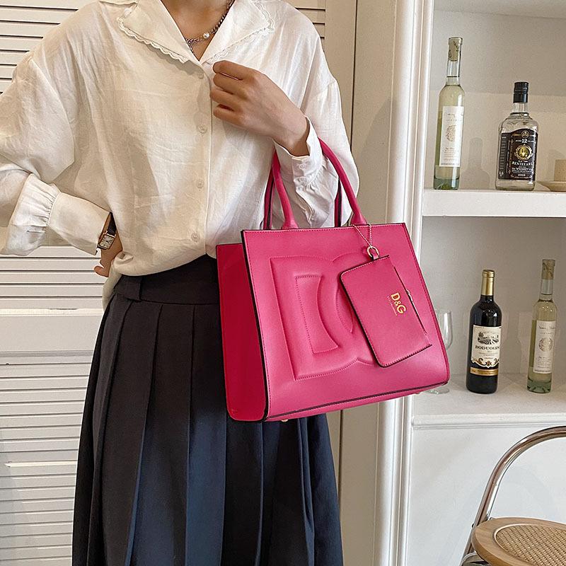 New Fashion Versatile One Shoulder Handheld Bag 1024010906
