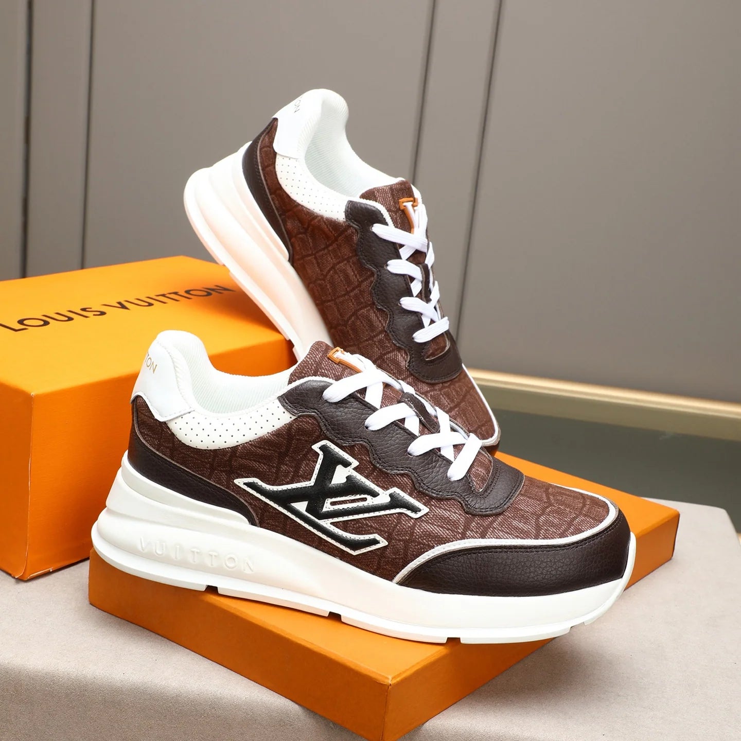 Leather mesh athletic shoes 1426012610