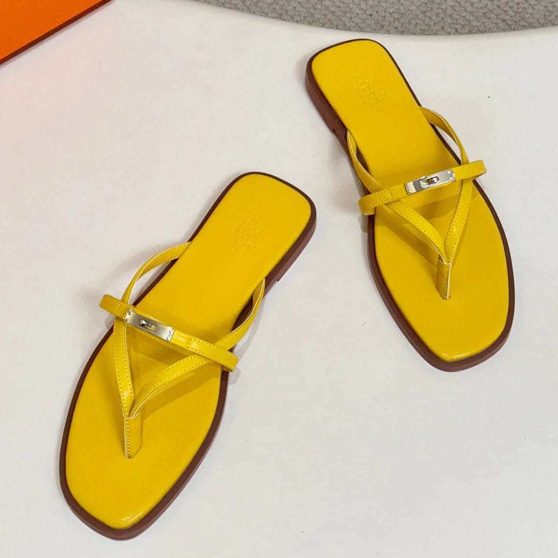 New Kelly Buckle Flip-Flops 1026070204