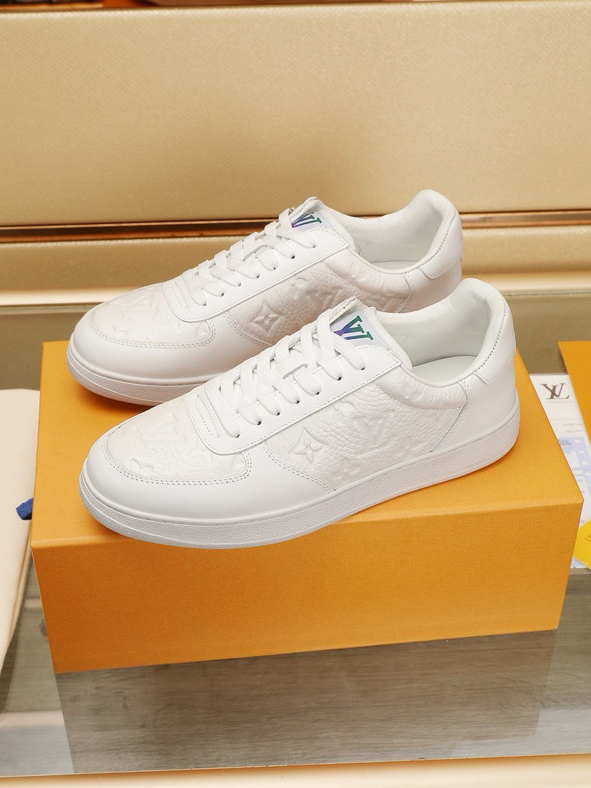 24 New Luxury V Sneakers 0424083007