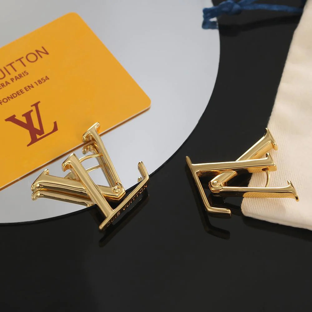 New classic fashion versatile earrings 1024012316
