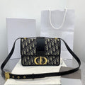 D 30 Montaigne r Oblique Bag Blue