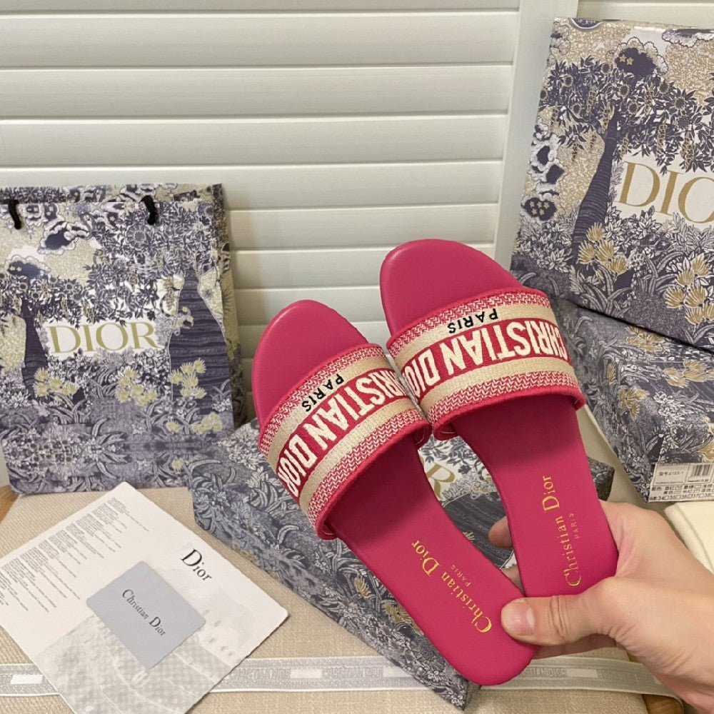 Classic Embroidered Slippers S11 PD04071107