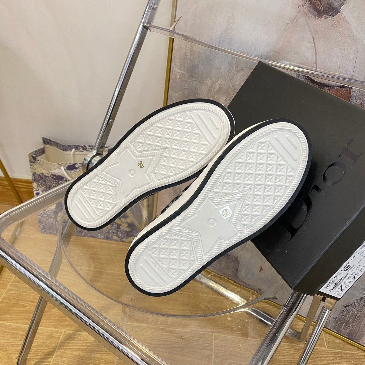 Low Top Classic Shoes XC0123072801