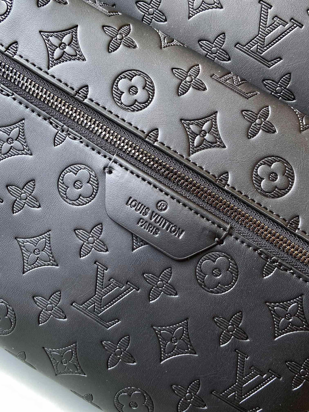 Luxury V Logo Classic RACER Backpack XC0425111903