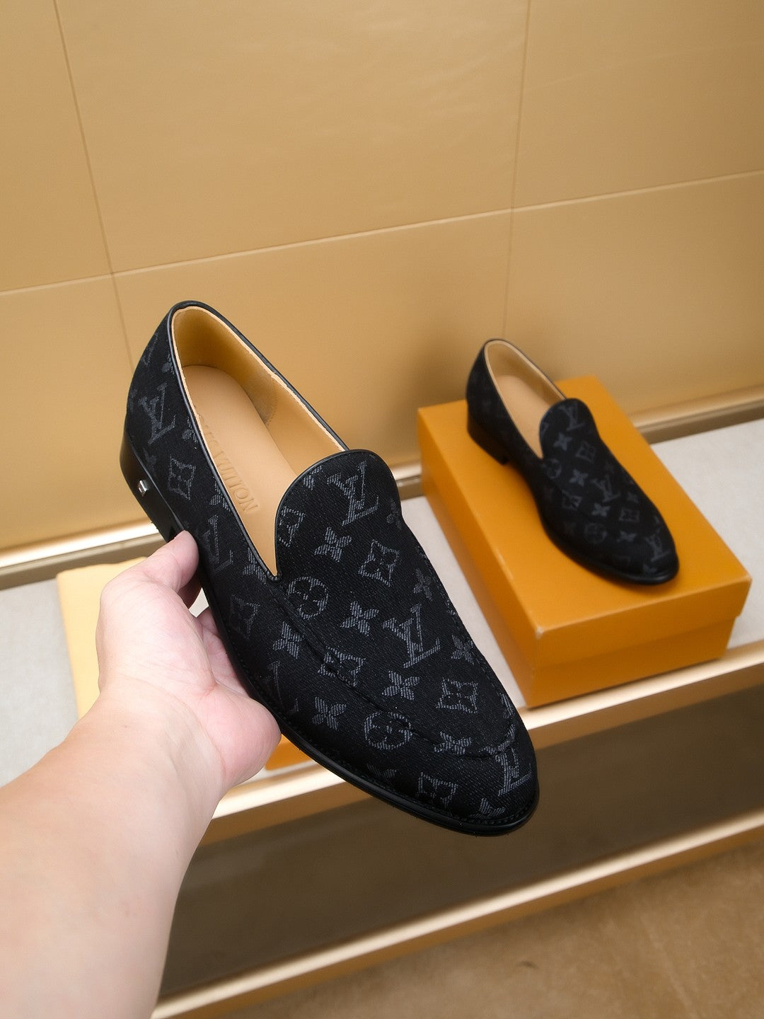 V Luxury Men's Classic Slip On Shoes 0425032502