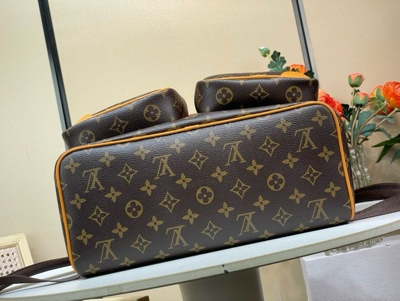 L New Fashion Backpack 0425072520