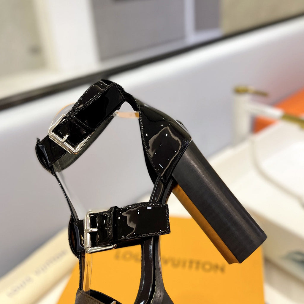 New fashion high heel sandals XC16052303