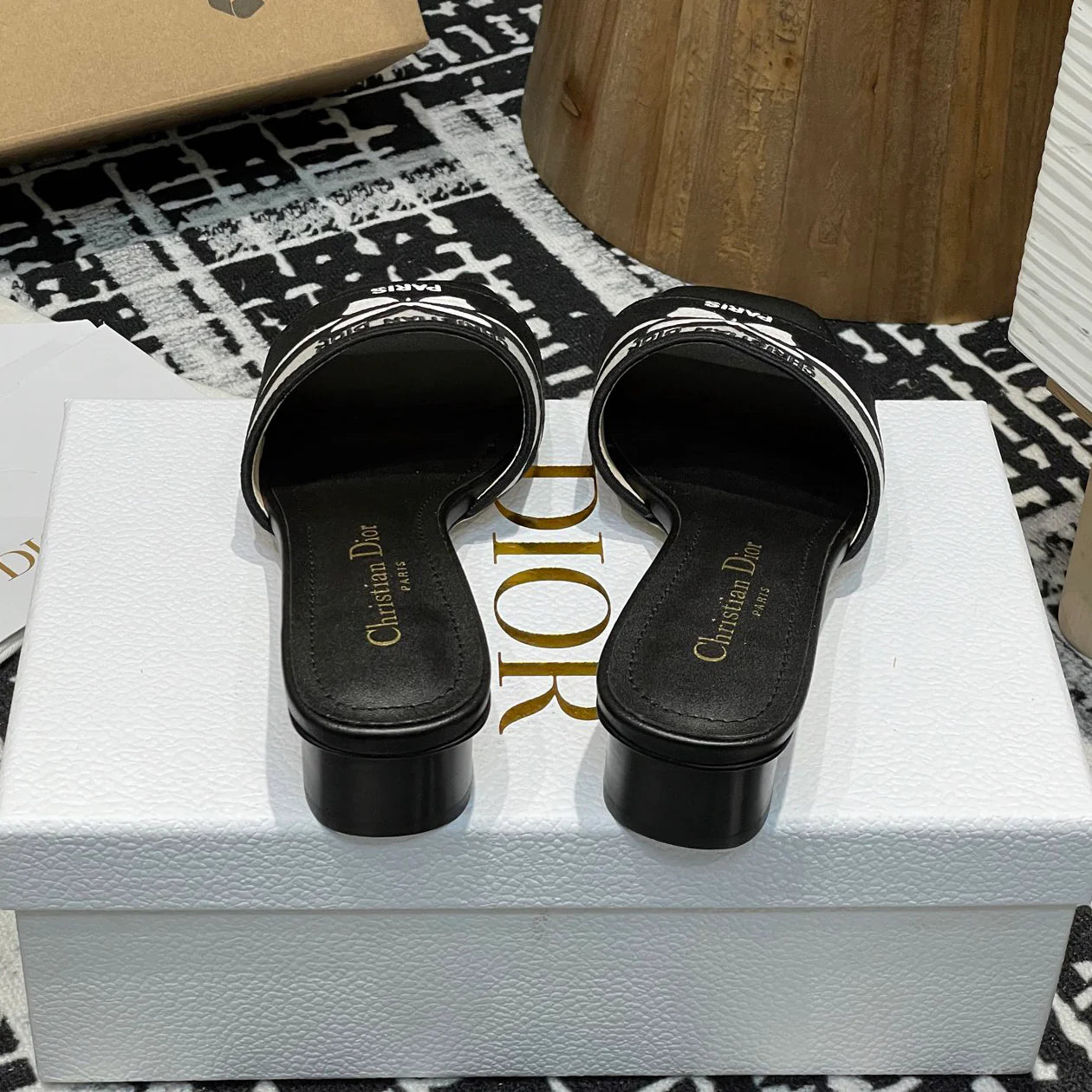 Coarse Butterfly Slippers 1025032134