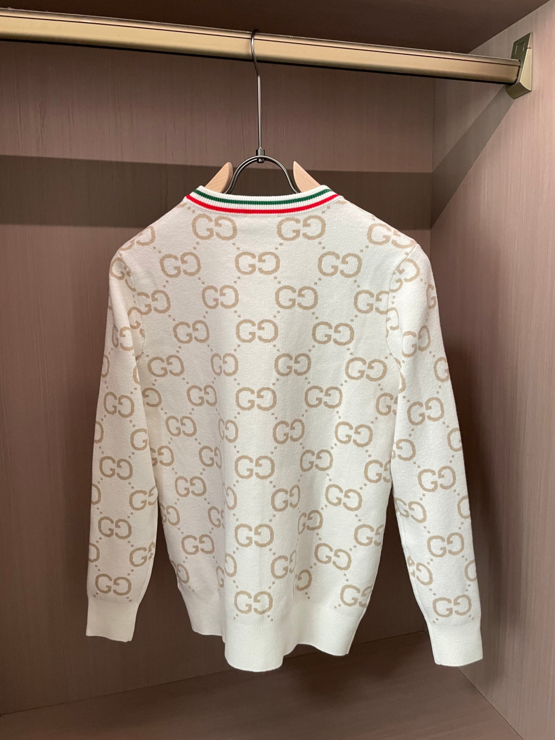 Fashion classic round neck sweater XC0425101402