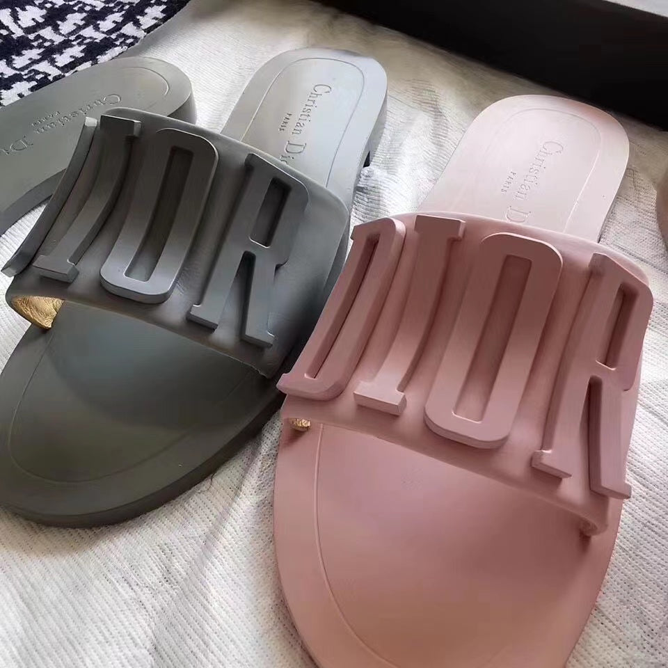 New top metal buckle sandals retro platform sandals and slippers fashion slippers