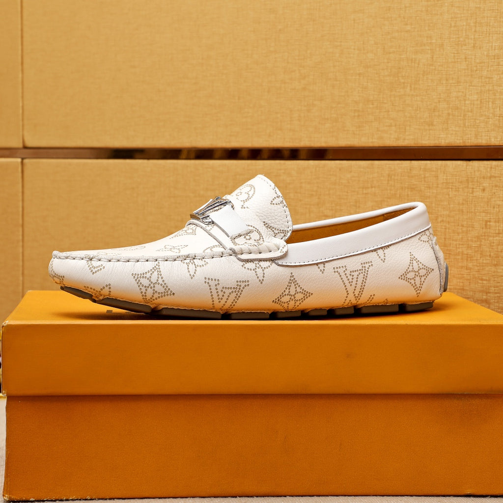 24 Men's Classic V logo Print Loafers XC0424052908