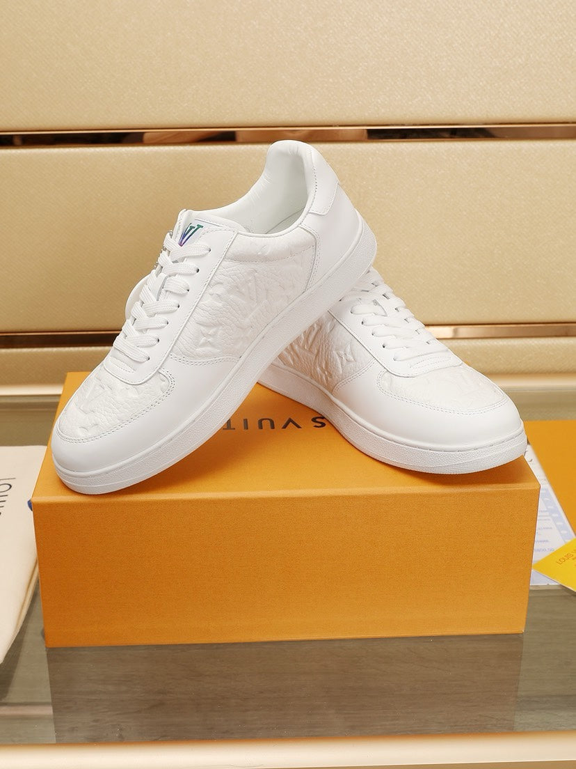 24 New Luxury V Sneakers 0424083007