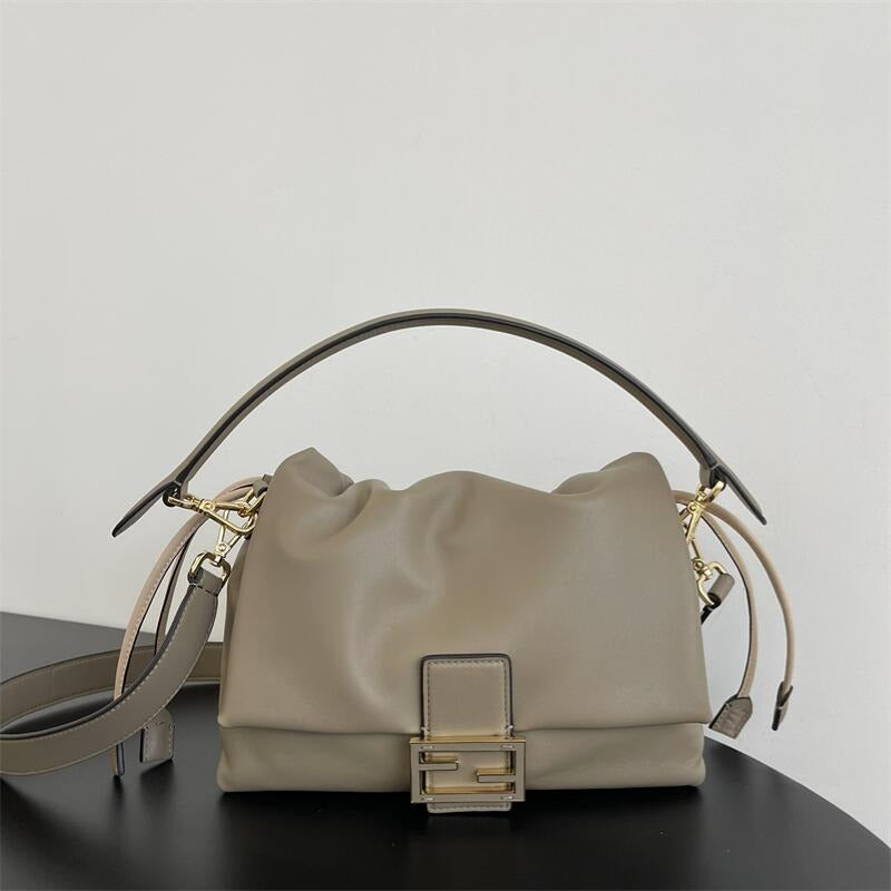 Mamma Baguette Medium Leather Handbag 0425021306
