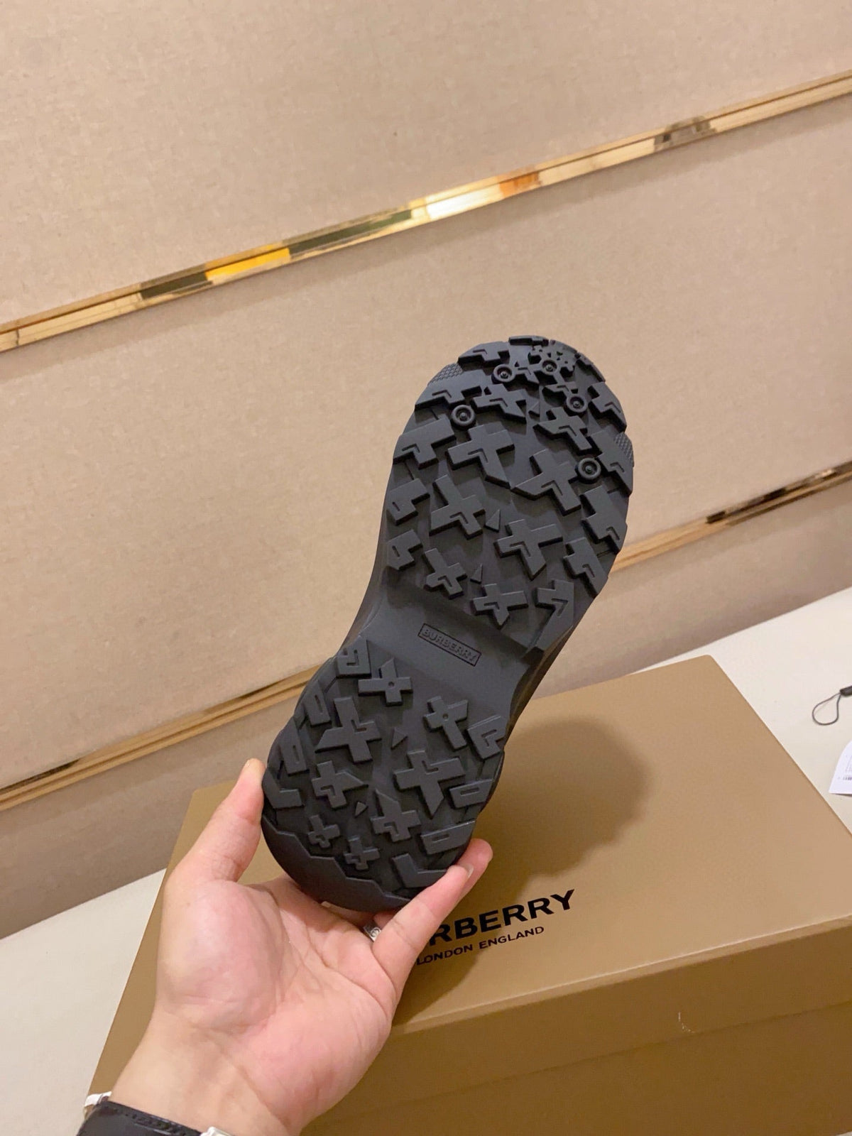 25 Luxury B Brand Casual Sneakers 0425010911
