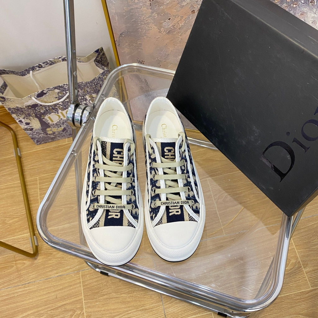 Low Top Classic Shoes XC0123072801