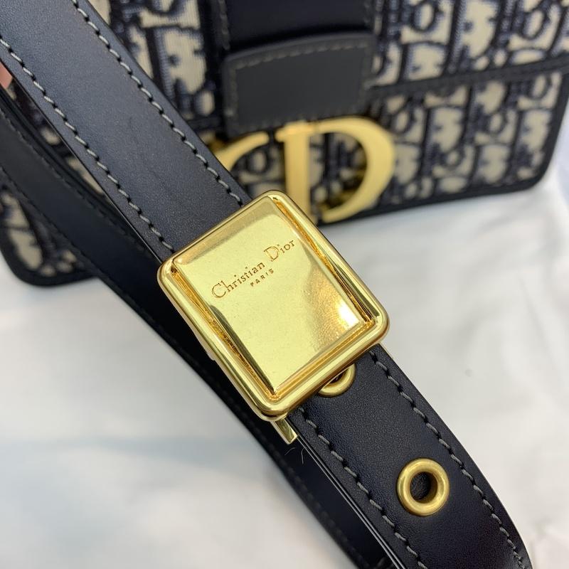 D 30 Montaigne r Oblique Bag Blue