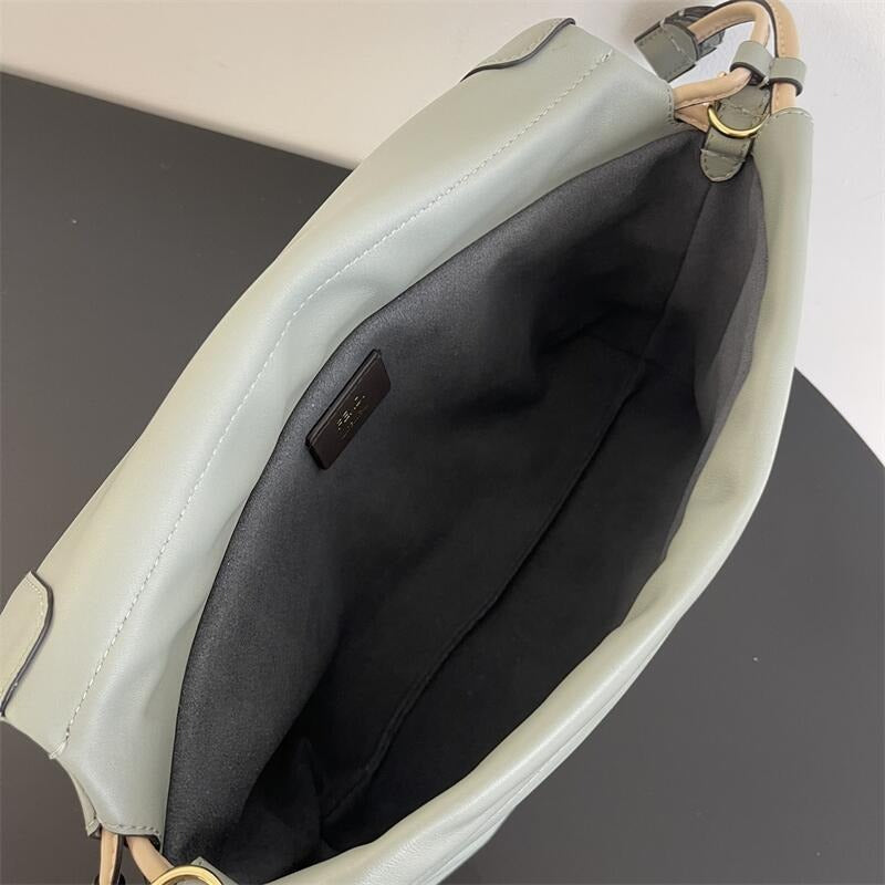 Mamma Baguette Medium Leather Handbag 0425021306