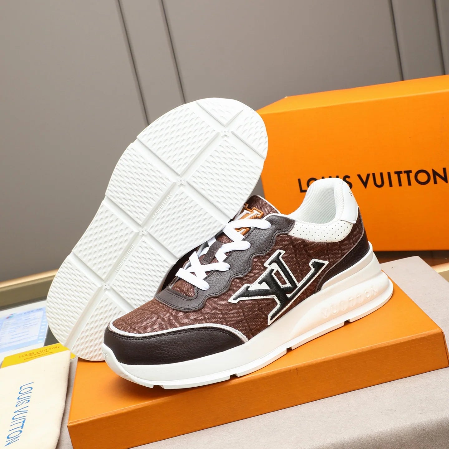 Leather mesh athletic shoes 1426012610