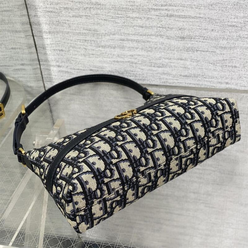MD 30 Montaigne Mini Hobo Bag
