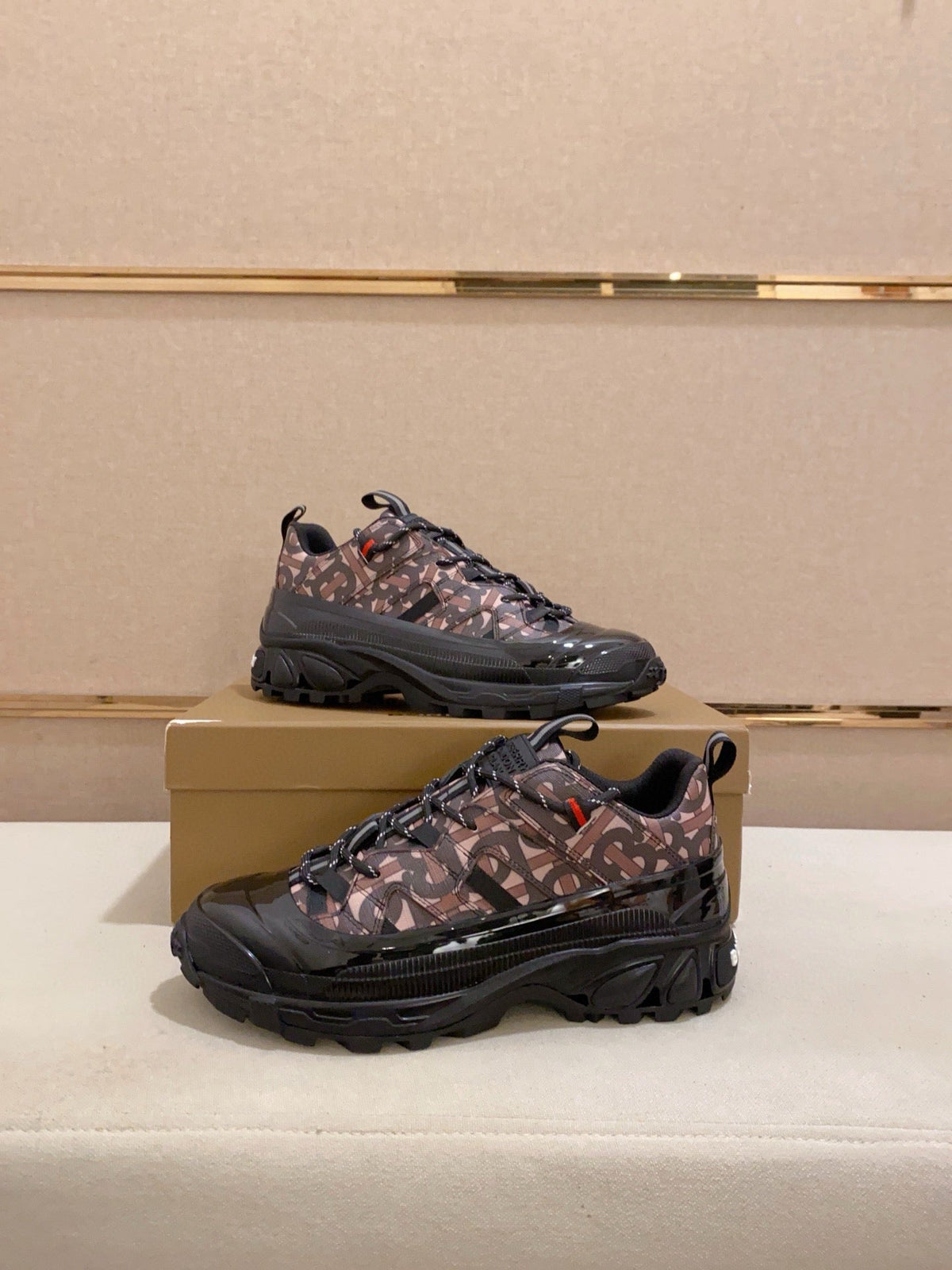 25 Luxury B Brand Casual Sneakers 0425010911