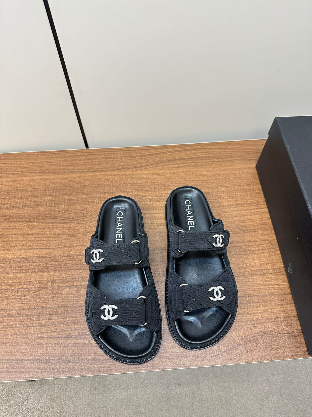 CL 24 New Fashion Beach Sandals XC0424031815