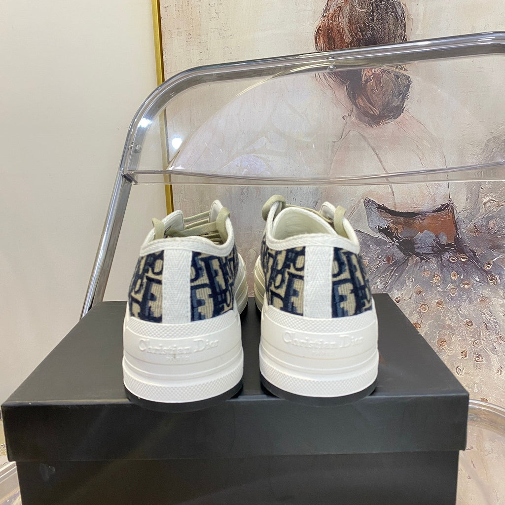 Low Top Classic Shoes XC0123072801