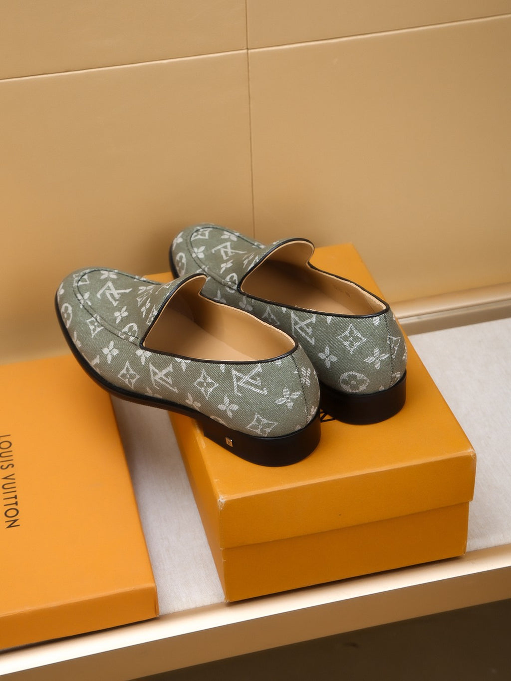 V Luxury Men's Classic Slip On Shoes 0425032502