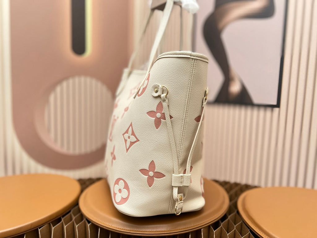 V Neverfull Medium Bag XC0823042001