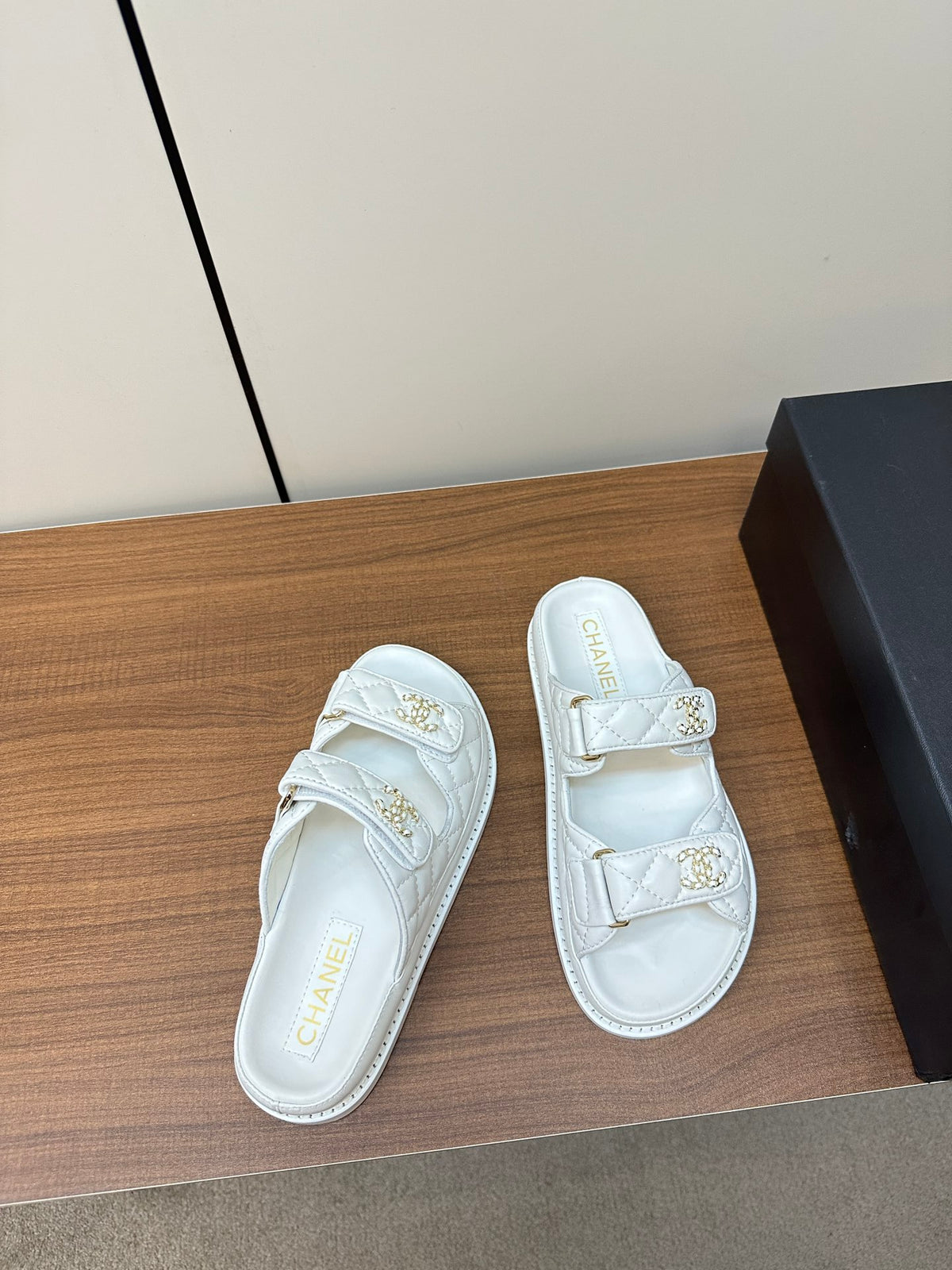 CL 24 New Fashion Beach Sandals XC0424031815