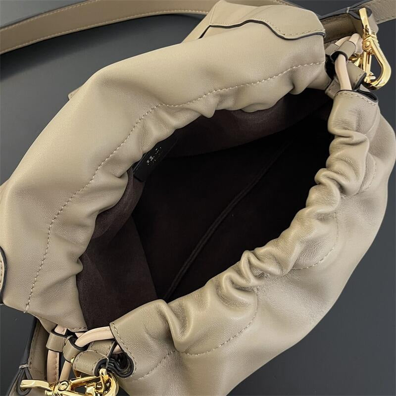 Mamma Baguette Medium Leather Handbag 0425021306