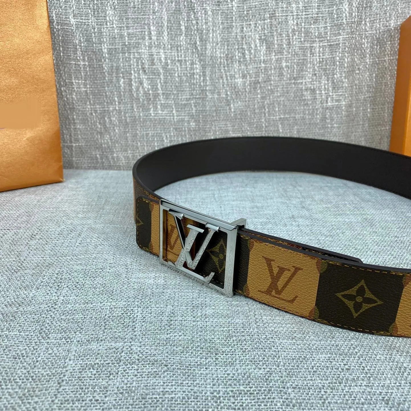 LV Luxury Genuine Leather Men’s Belt 1025010928