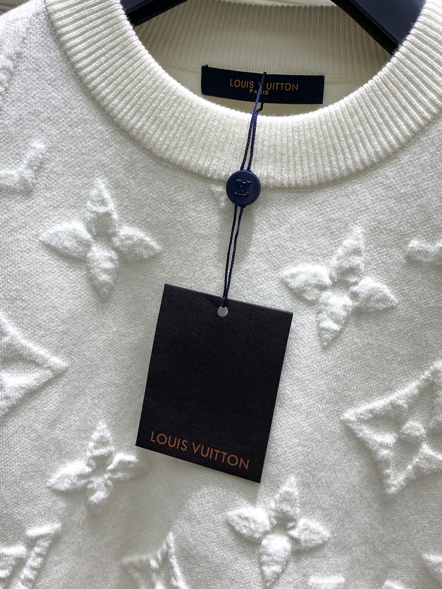 Fashionable casual round neck long sleeve knitted sweater 0424110407