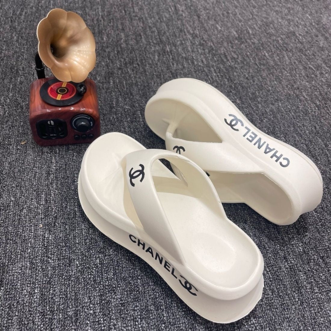 24 Ladies Fashion Luxury Slippers  PD0424041204