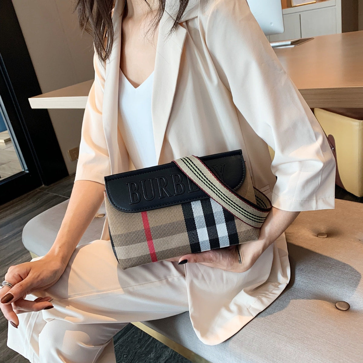 New Fashionable Contrasting Casual Women's Bag 1023121802