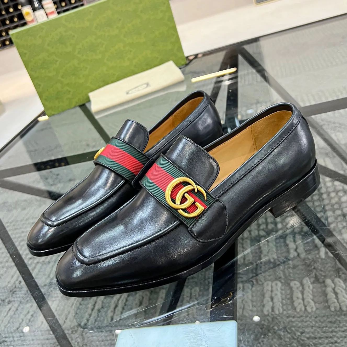 The latest fashion men's loafers 121907