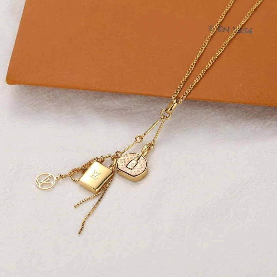 Round cake tassel bag necklace