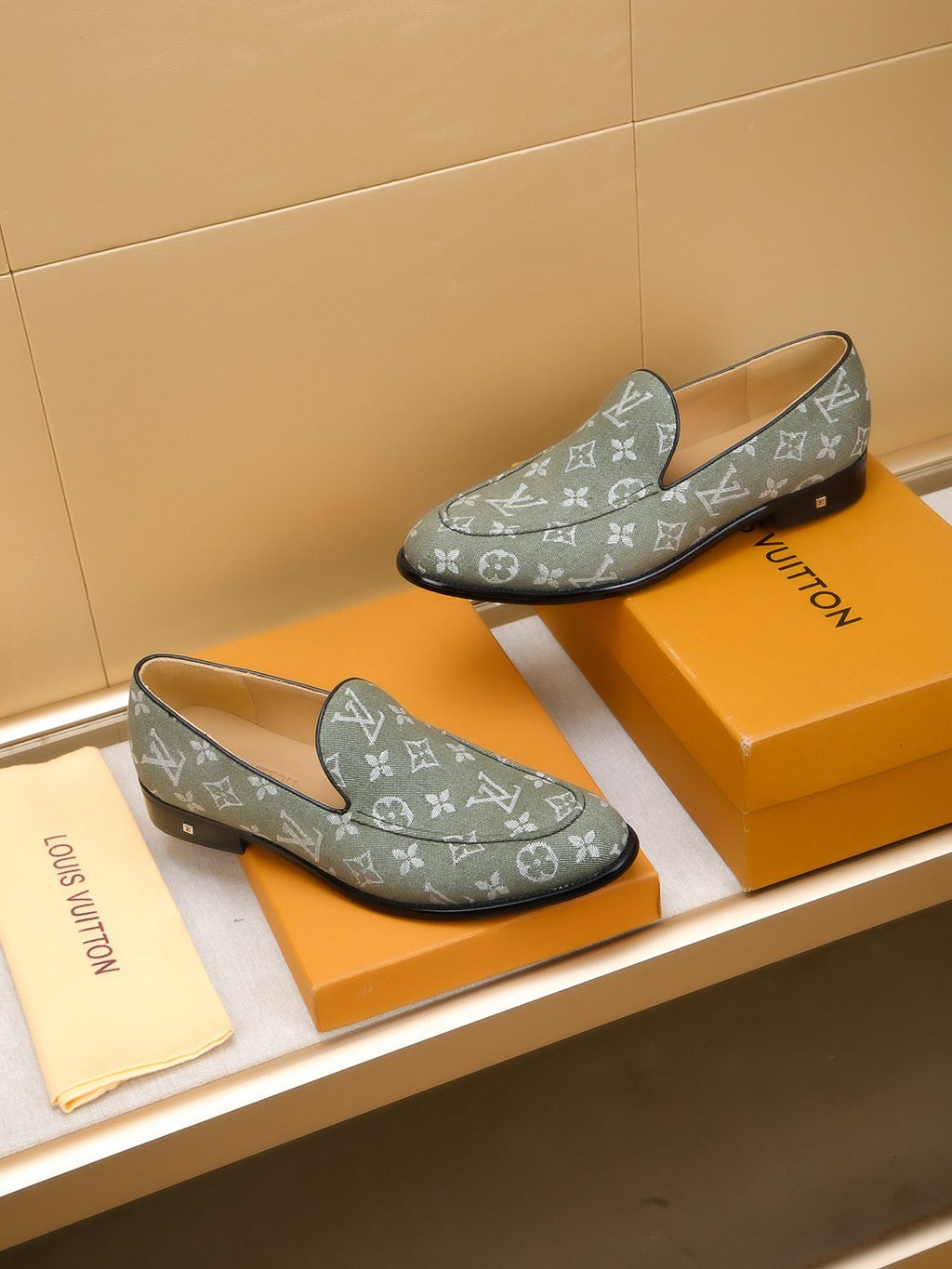 V Luxury Men's Classic Slip On Shoes 0425032502