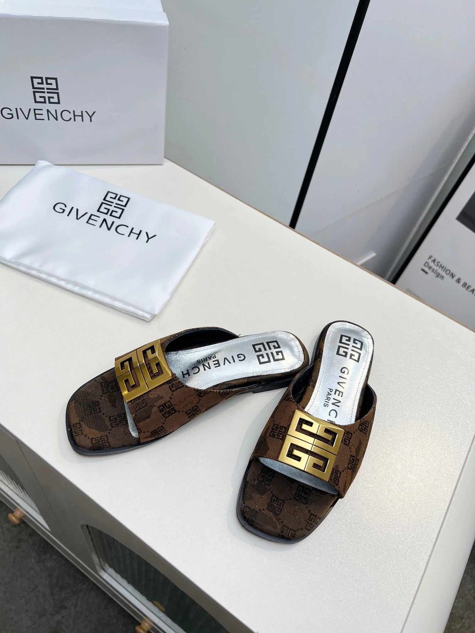 GCY open toe flat slippers 0725031802
