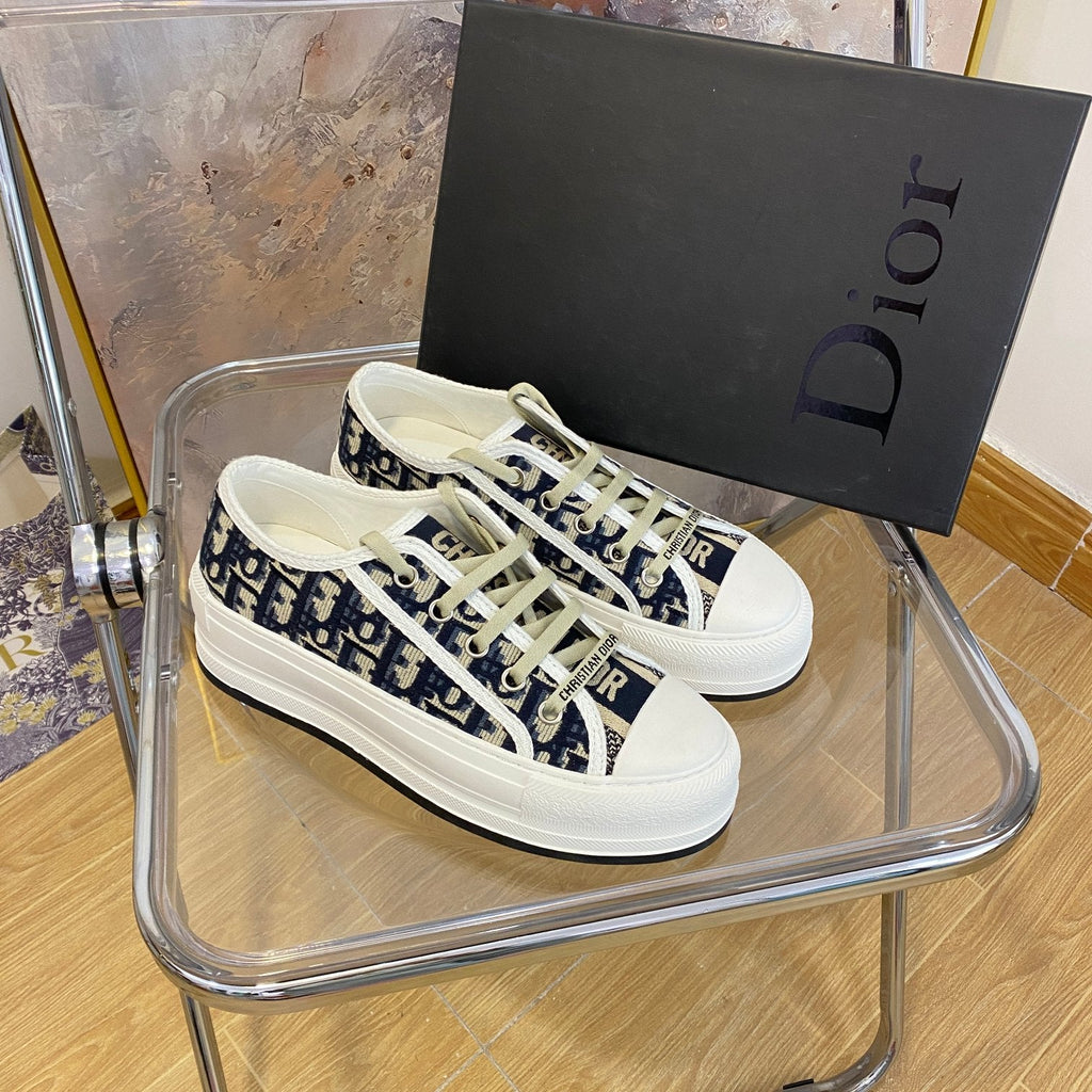 Low Top Classic Shoes XC0123072801