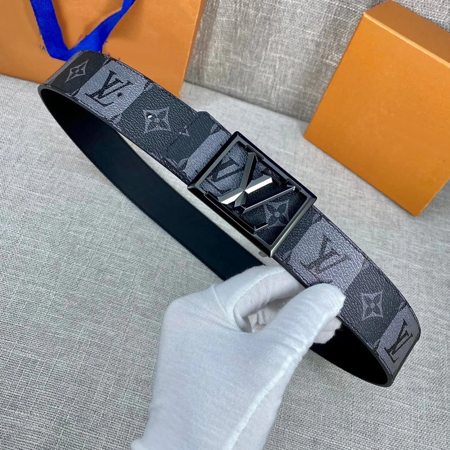 LV Luxury Genuine Leather Men’s Belt 1025010928