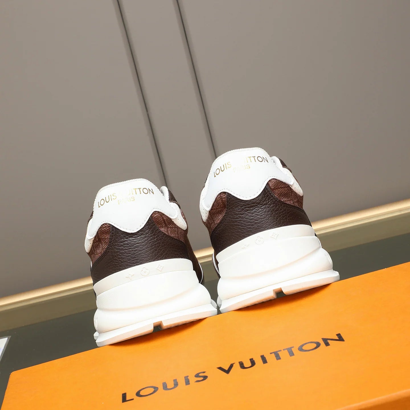 Leather mesh athletic shoes 1426012610