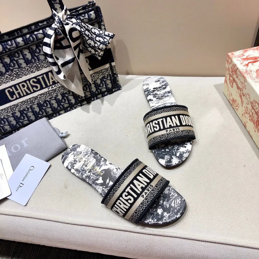 jacquard embroidered slipper