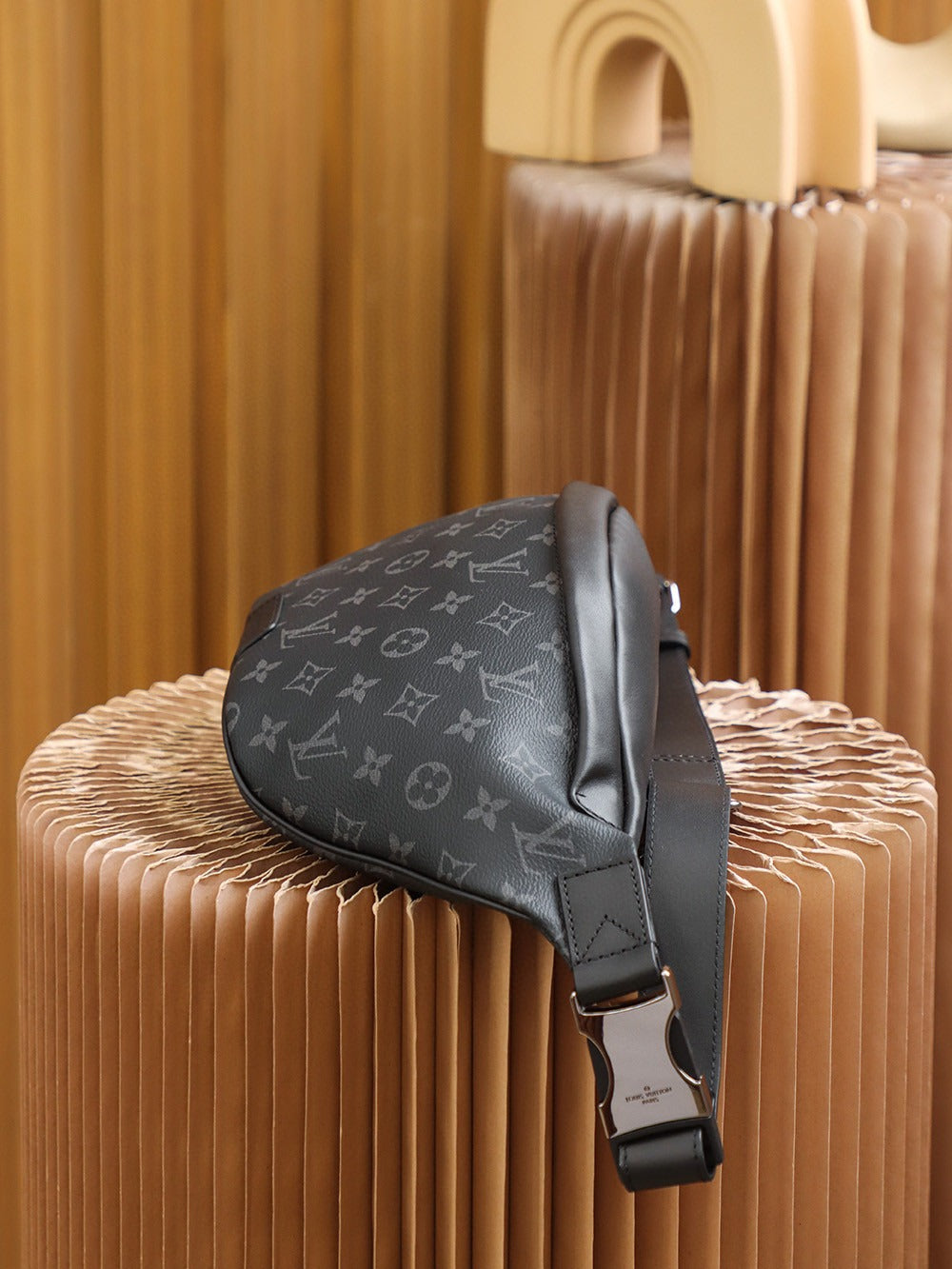 Discovery Bumbag PM Monogram Eclipse Canvas For Men