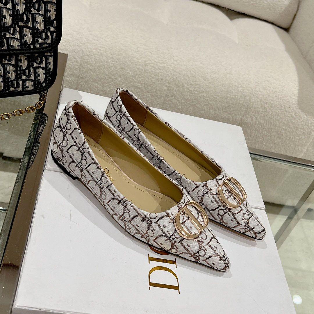 23 Ladies Fashion Luxury slipper and flip-flop SPDD070402