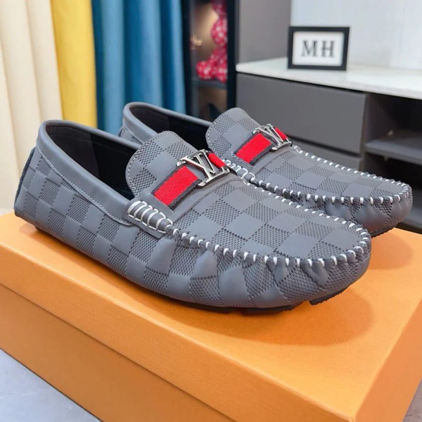 New Stylish Hot Sale Leather V Logo Men's Loafers 1024080223