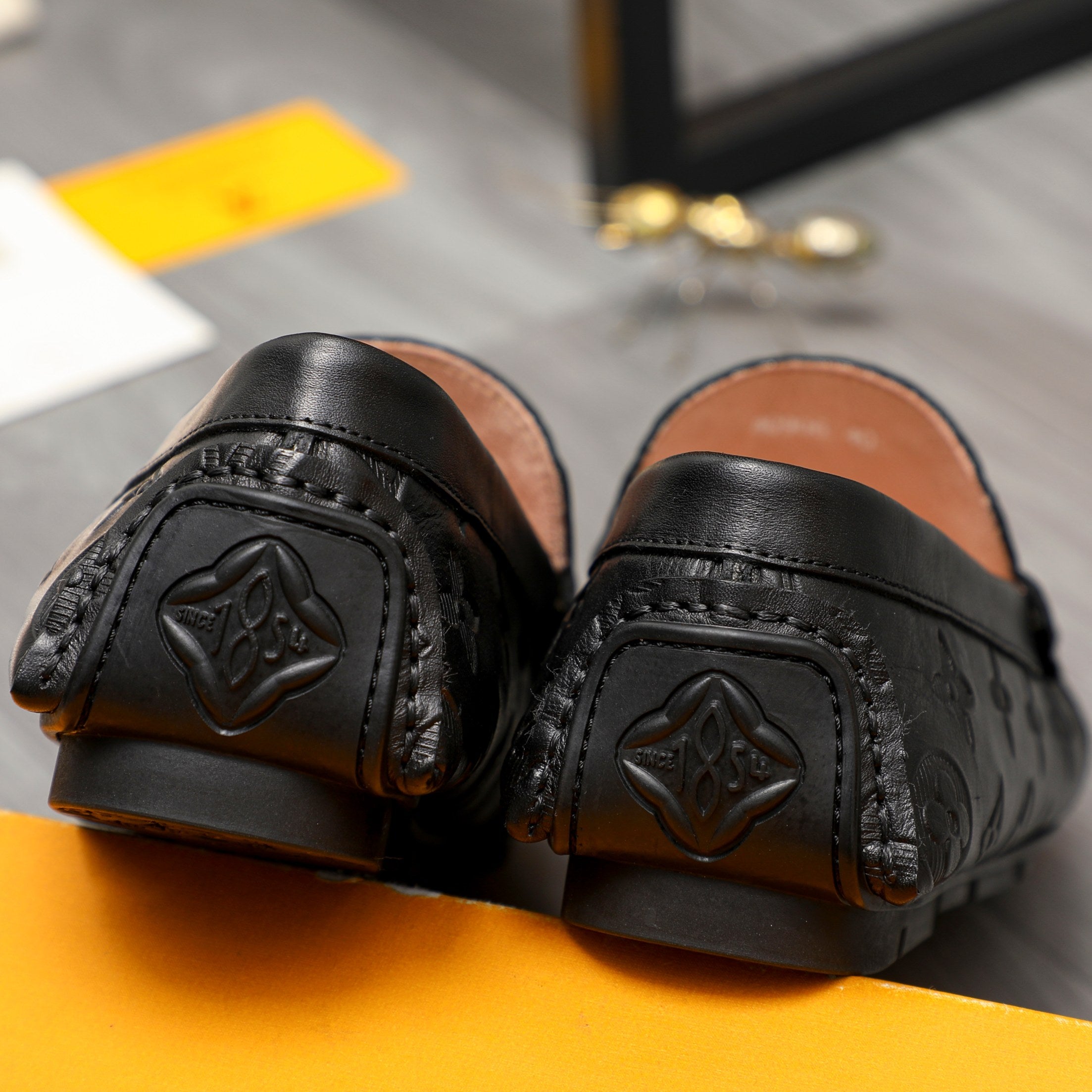 New fashion and versatile business loafers XC0424040205